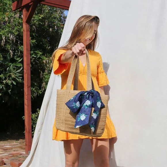 Handbags - 🌟HOST PICK!🌟DraperJames Straw Bag w/Floral Scarf